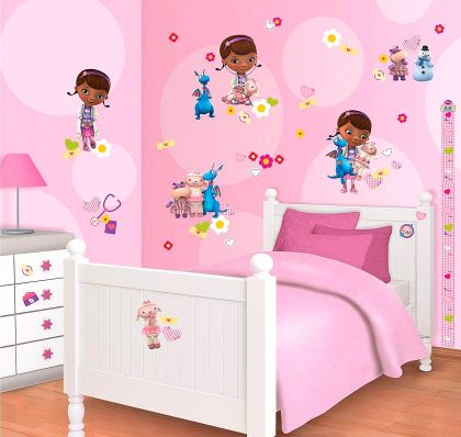 Παιδικά αυτοκόλλητα τοίχου Walltastic Doc McStuffins Decor Kit (59 Room Stickers)